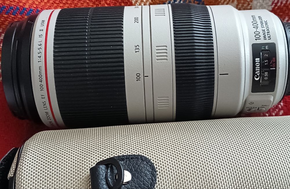 Obiectiv Canon EF 100-400mm , f/4,5-5,6L IS II USM stare excelentă , cutie + husă originale cumpărat de nou utilizare redusă  fără intervenție