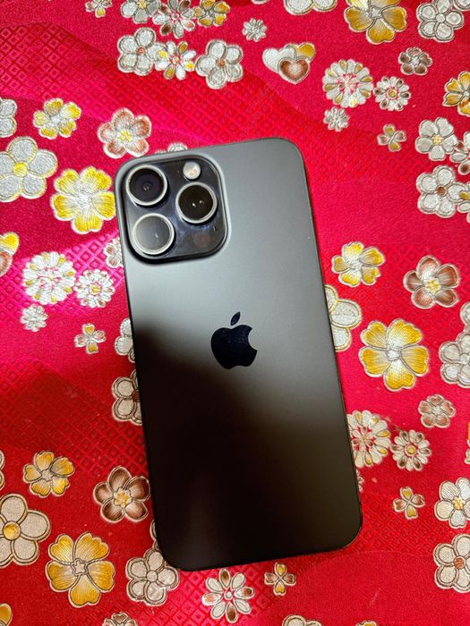 Vand iphone 15 pro max  ,512 bat 90