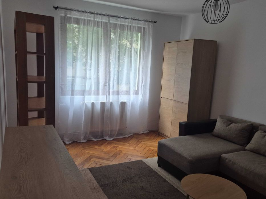 De inchiriat apartament 3 camere Tudor
