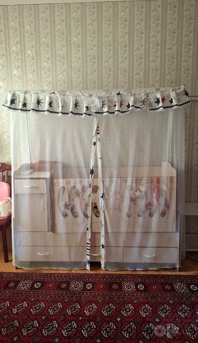 Детская кроватка