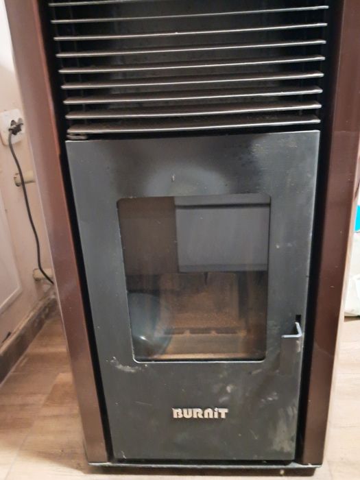 Пелетна камина с водна риза BURNIT 18 kW