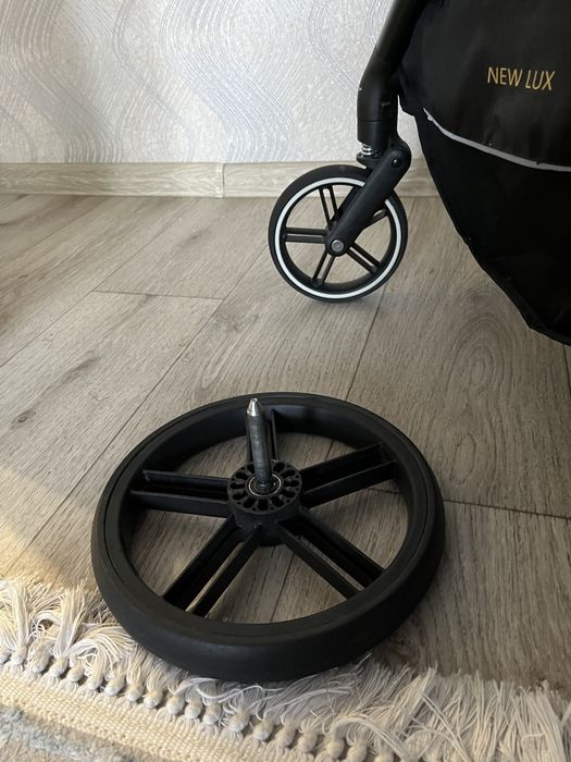 Коляска в отличном состояни