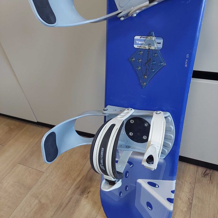 Placa snowboard cu legaturi 125 cm