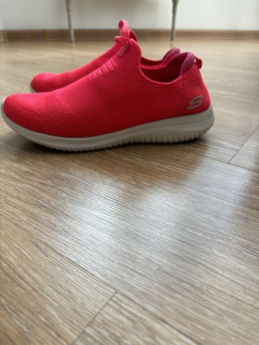 Кроссовки женские Skechers