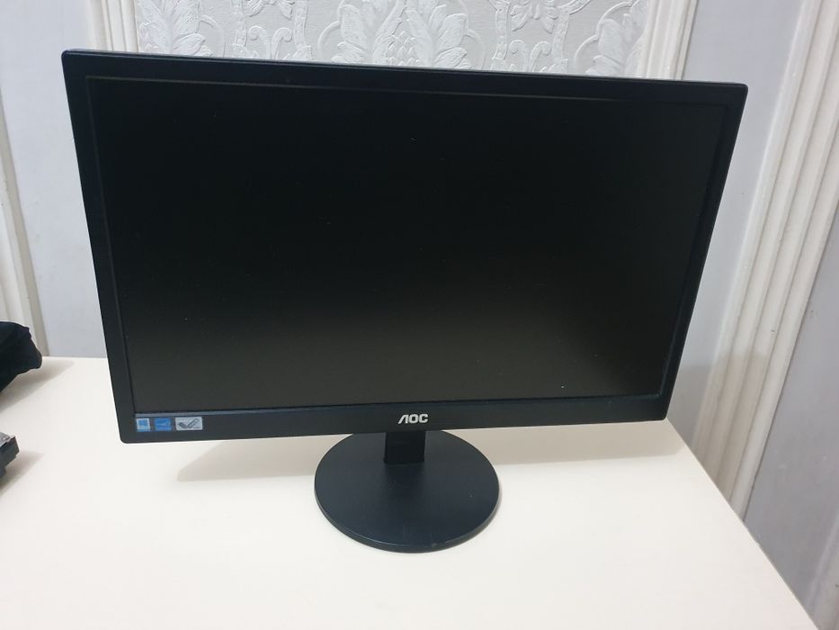 Монитор AOC 19 дюймовый