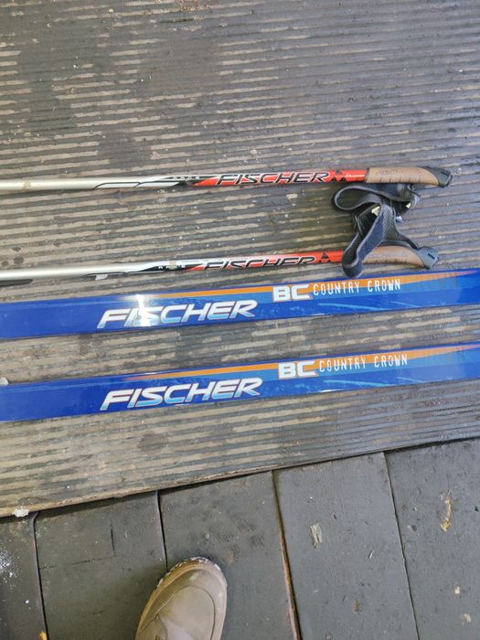 Продам лыжи фишер с ботинками