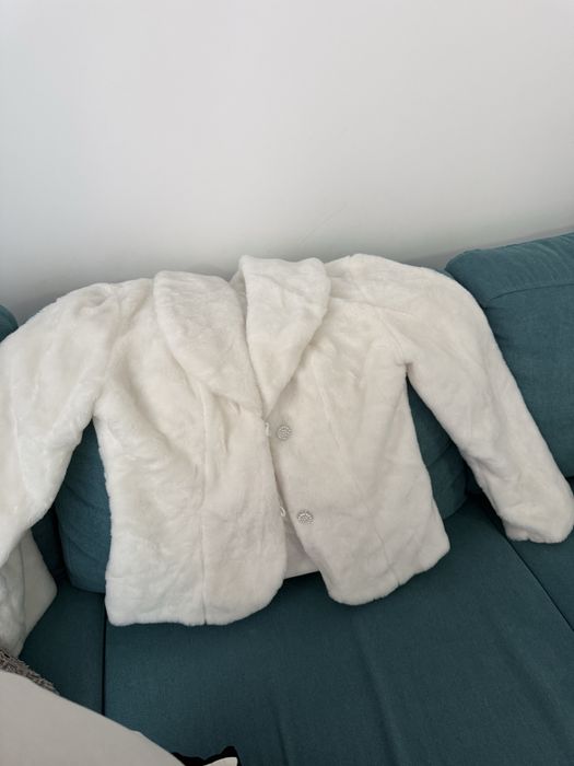 Haina Capa Alba  Pentru Mireasa Noua