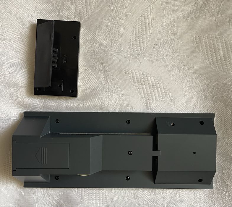 Часы с маятником  на батарейках