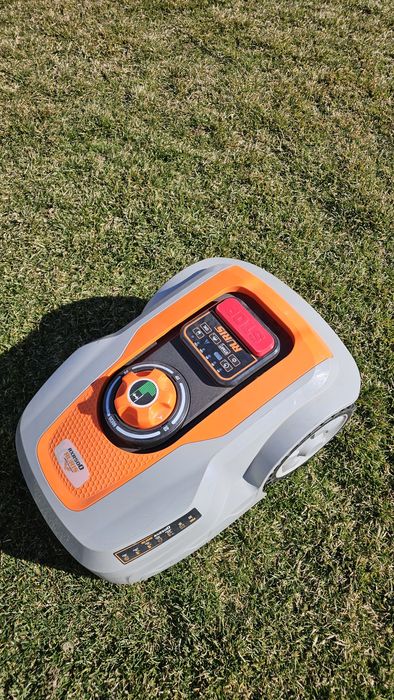 Robot de tuns iarba