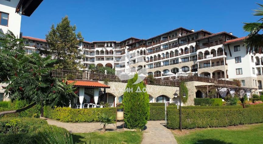 Тристаен апартамент с ПАНОРАМА МОРЕ в к-с „Манастира 2“, гр.Свети Влас