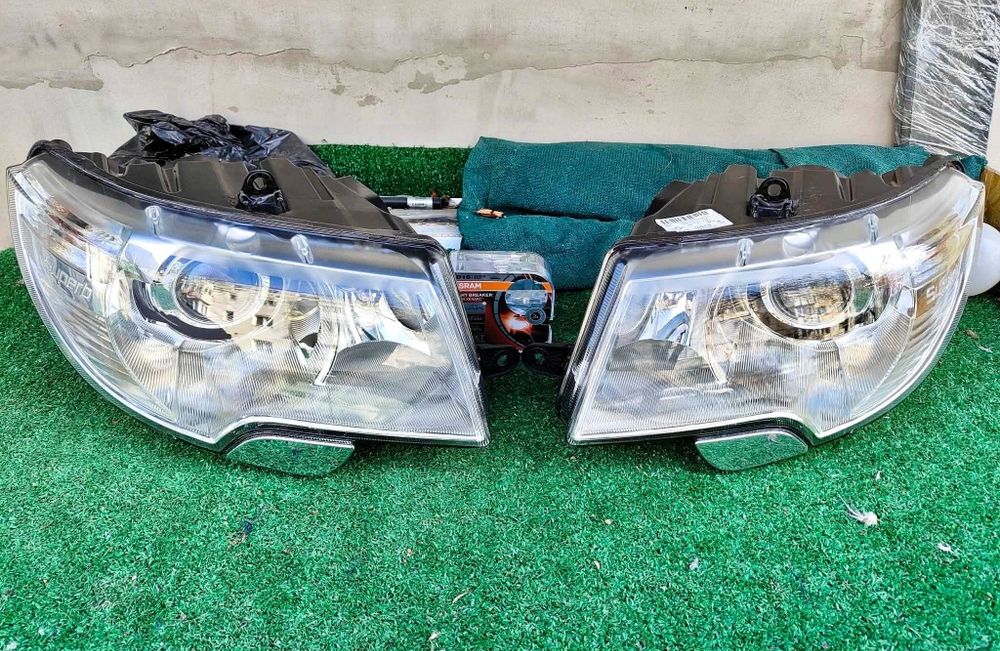 Far Faruri bi-xenon adaptiv Skoda Superb 2