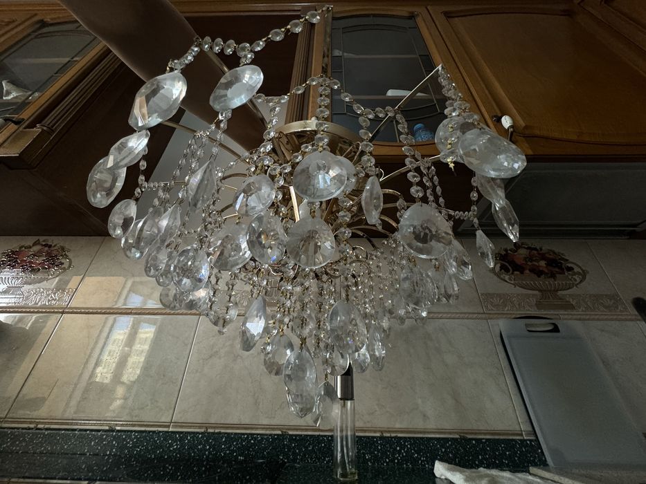 Продается люстра