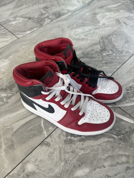 Air Jordan 1 Retro High Satin Snake Chicago