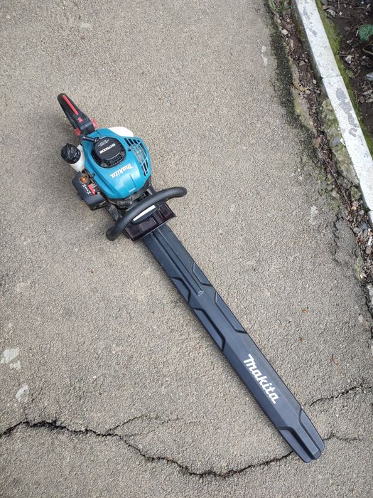 Mașina de tuns gard viu, arbuști MAKITA, lama 75 cm.