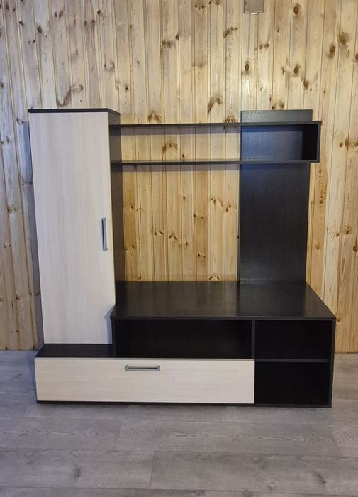 Продам шкаф-горку под ТВ