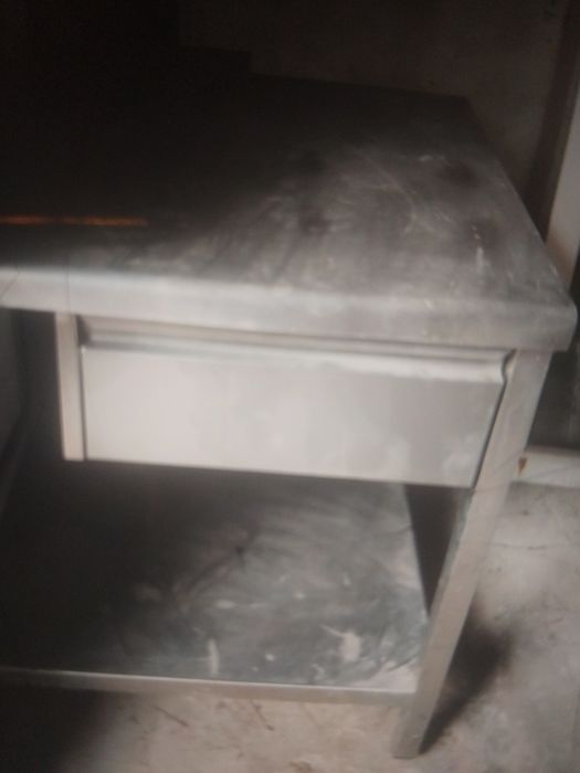 Маса плот неръждавейка за топла и студена кухня