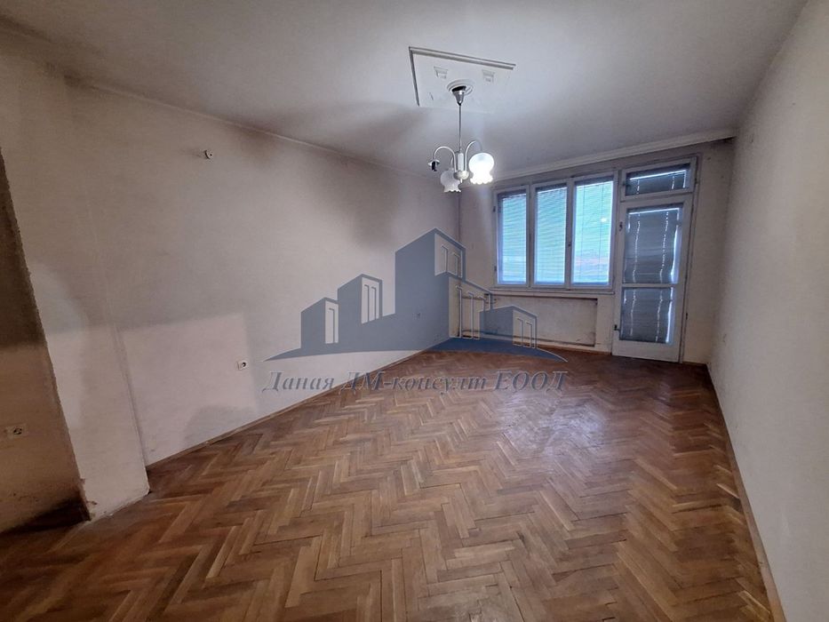 Продава се Тристаен апартамент в Шумен, Болницата - 100 кв.м за 915 €/кв.м - Снимка #6