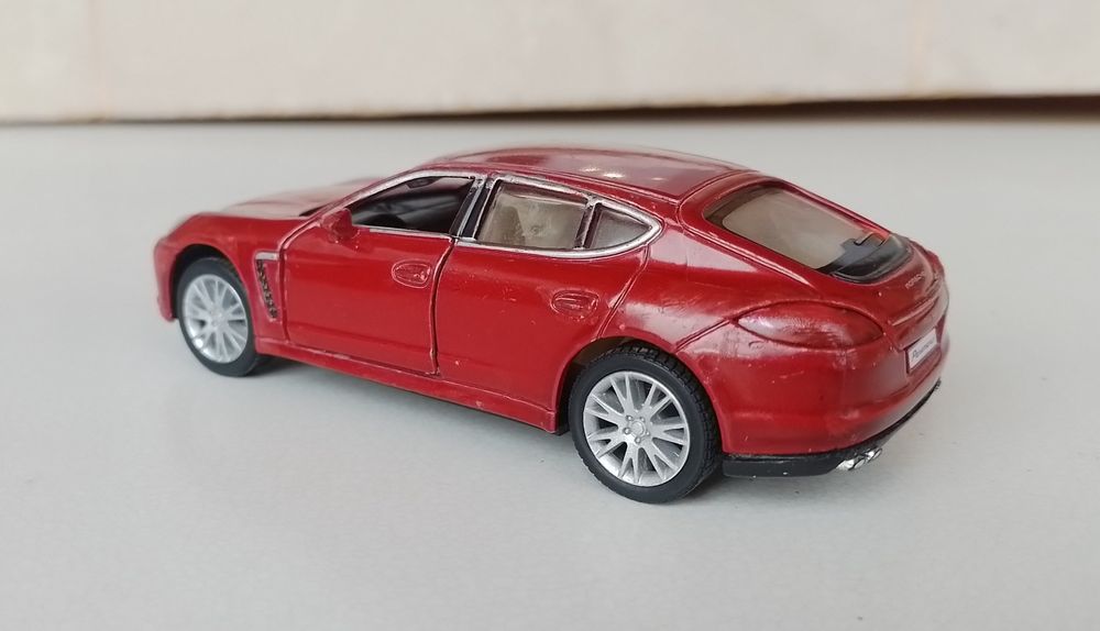 Porsche Panamera S, мащаб 1/40
