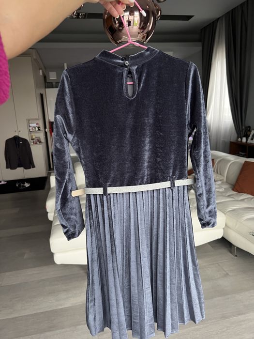 Rochita catifea marimea 6-7 ani( 116-122)