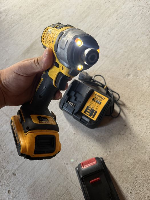 Dewalt DCF887 impact