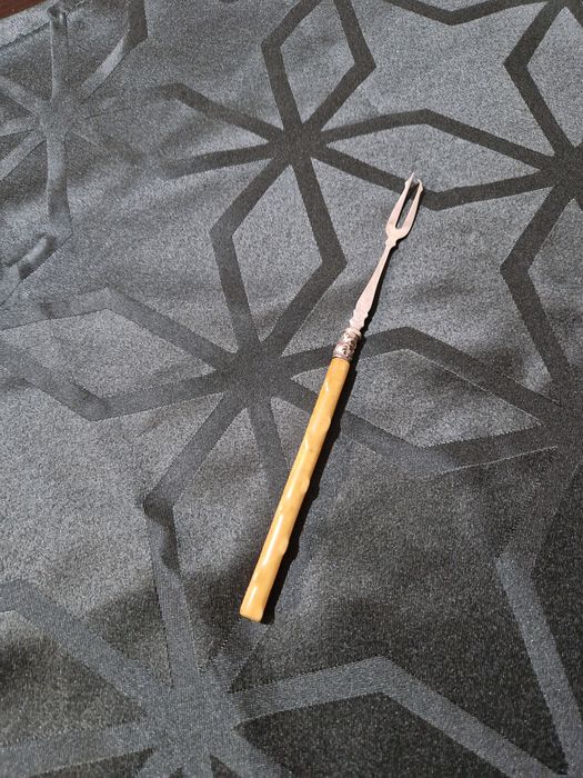 Уникална антикварна колекционерска английска сребърна вилица