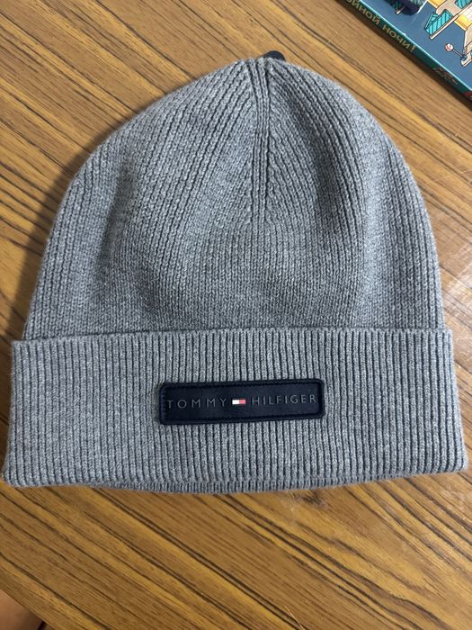 Продам шапку Tommy Hilfiger