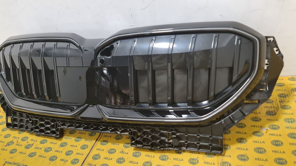 Grila activa hota clapete lumina glow absorbant bara M BMW 5 G60 G61