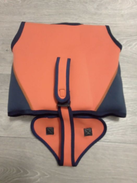Детска водоспасителна жилетка