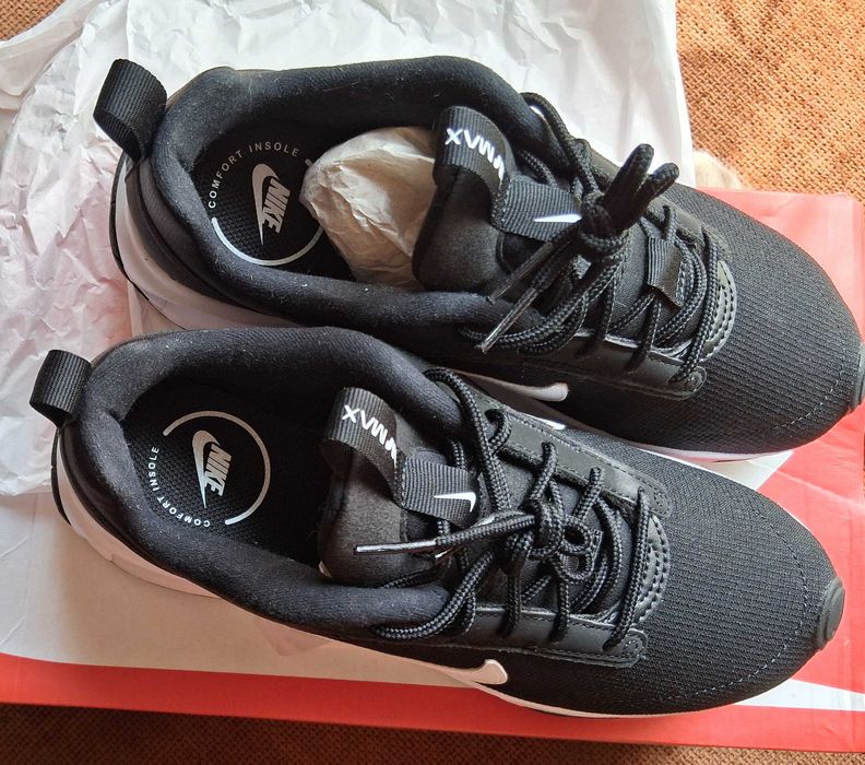 Оригинални дамски черни маратонки с бяло лого : Nike Air Max INTRLK Lite DX3705-001 - Чисто нови, размер 38-90€