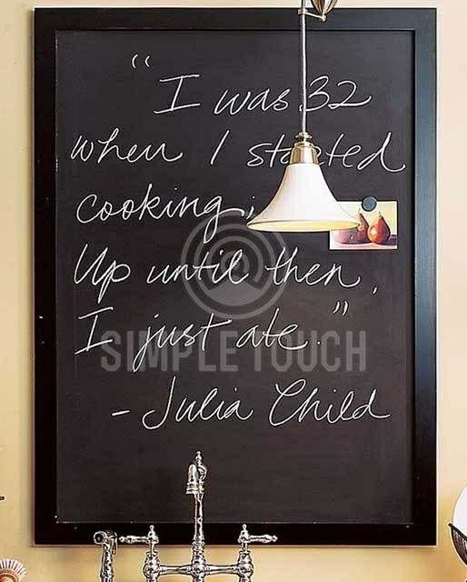 Меловая доска в рамке из дерева А2 в комплекте цветной мел