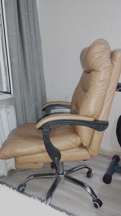 Продам офисное кресло.