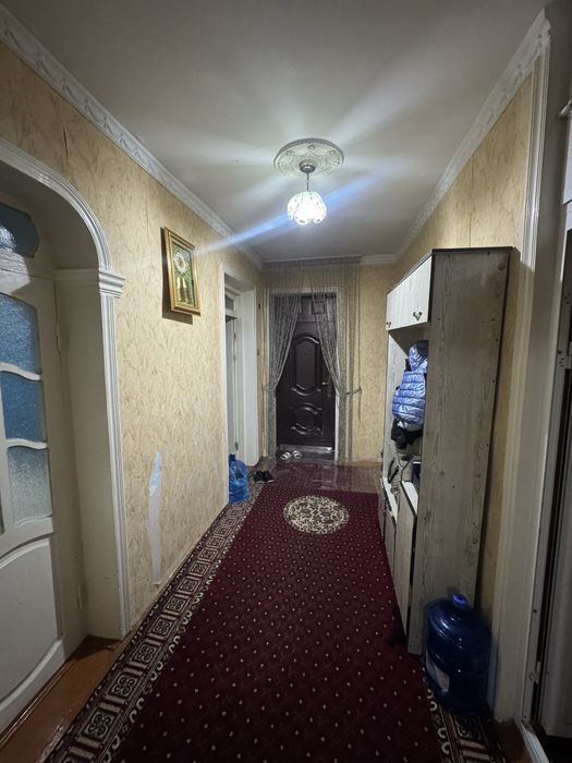 Срочно продаётся квартира на 4 этаже 4 комнатная кирпичный дом