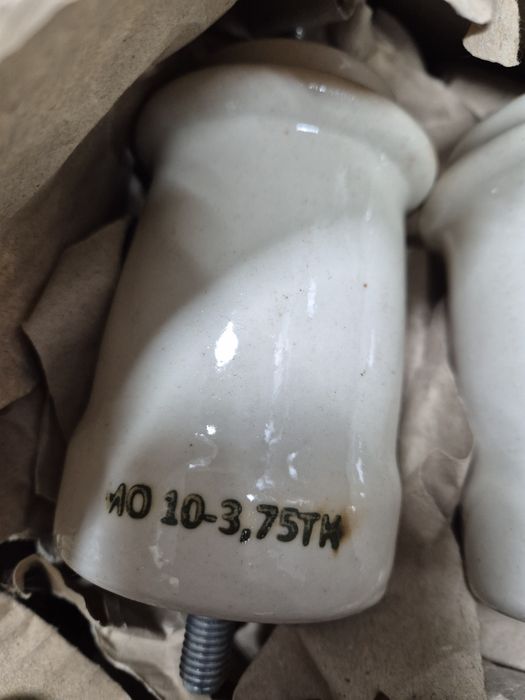 Продам изоляторы