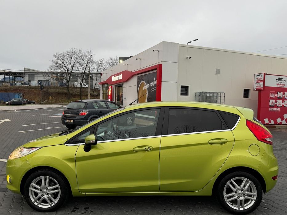 Ford fiesta titanium diesel euro 5 mod.2011 164000 km carte service