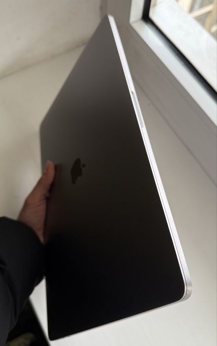 MacBook Pro 15” (2018) sotiladi