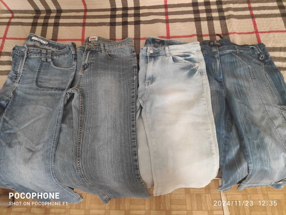 Джинсовые брюки, бриджи