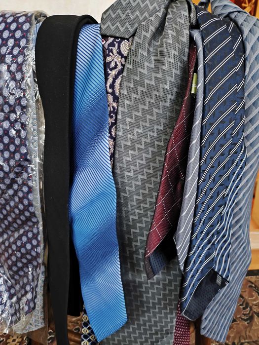 Костюмы мужские, разные размеры 48-50