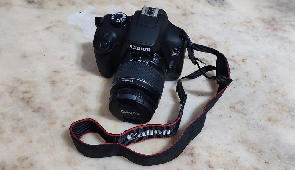 Фотоапарат Canon EOS 4000D