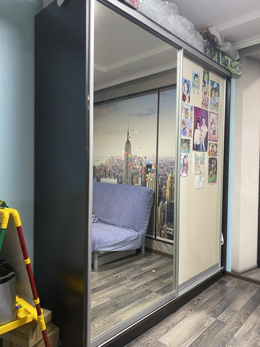 Шкаф купе с зеркалом