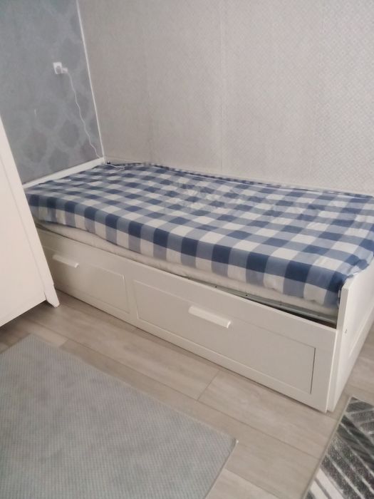 Продавам 2 броя легла