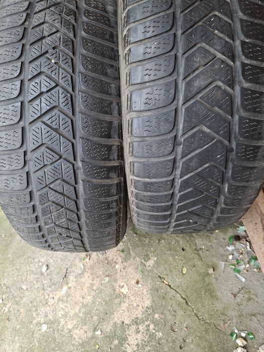 Продам шины 225/45/18 пирелли