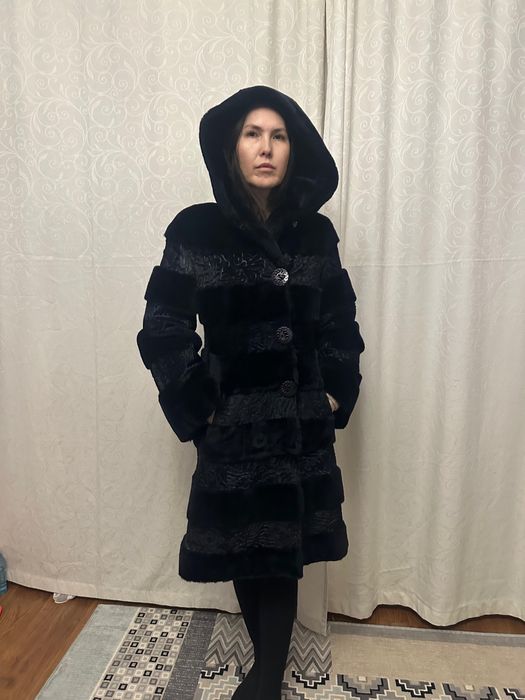 Шуба из каракуля новое