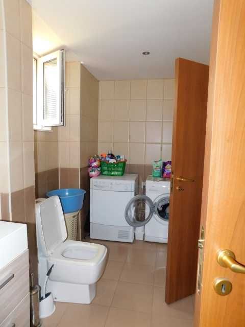 Продава се Къща в Търговище, Център - 150 кв.м за 1350 €/кв.м - Снимка #9