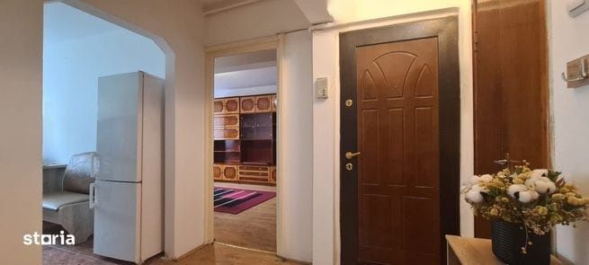 Închiriez apartament 2camere, balcon