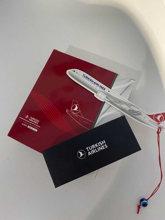 Самолет airbus a350-900