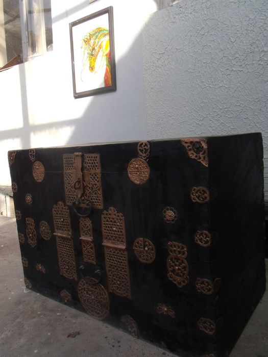 Старинный сундук/столик