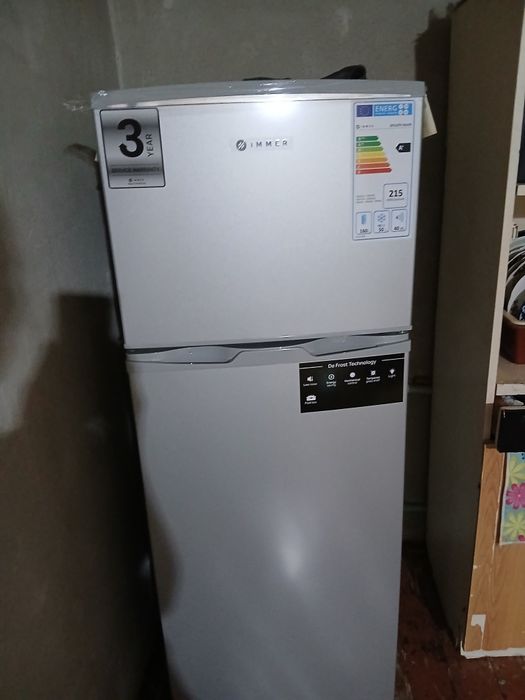 Продаю холодильник бу в идеальном состоянии пользовалась 1,5 месяца