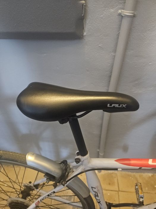 Шоссейный велосипед Laux