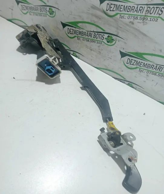 Broasca usa fata dreapta Mitsubishi Carisma 2001