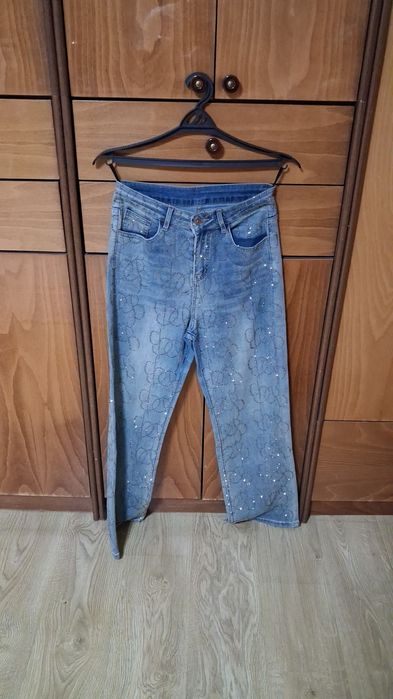 Көйлектер сатылады